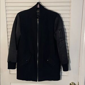 Maje Black Wool Blend Zip Front Quilted Liner Snap Pocket Panel Sleeve Bomber